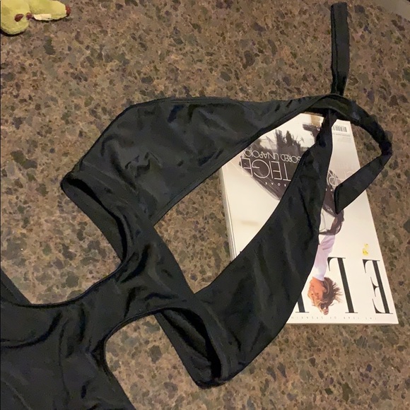 🆕 Nasty Gal halter wrap one piece bikini - Picture 5 of 7